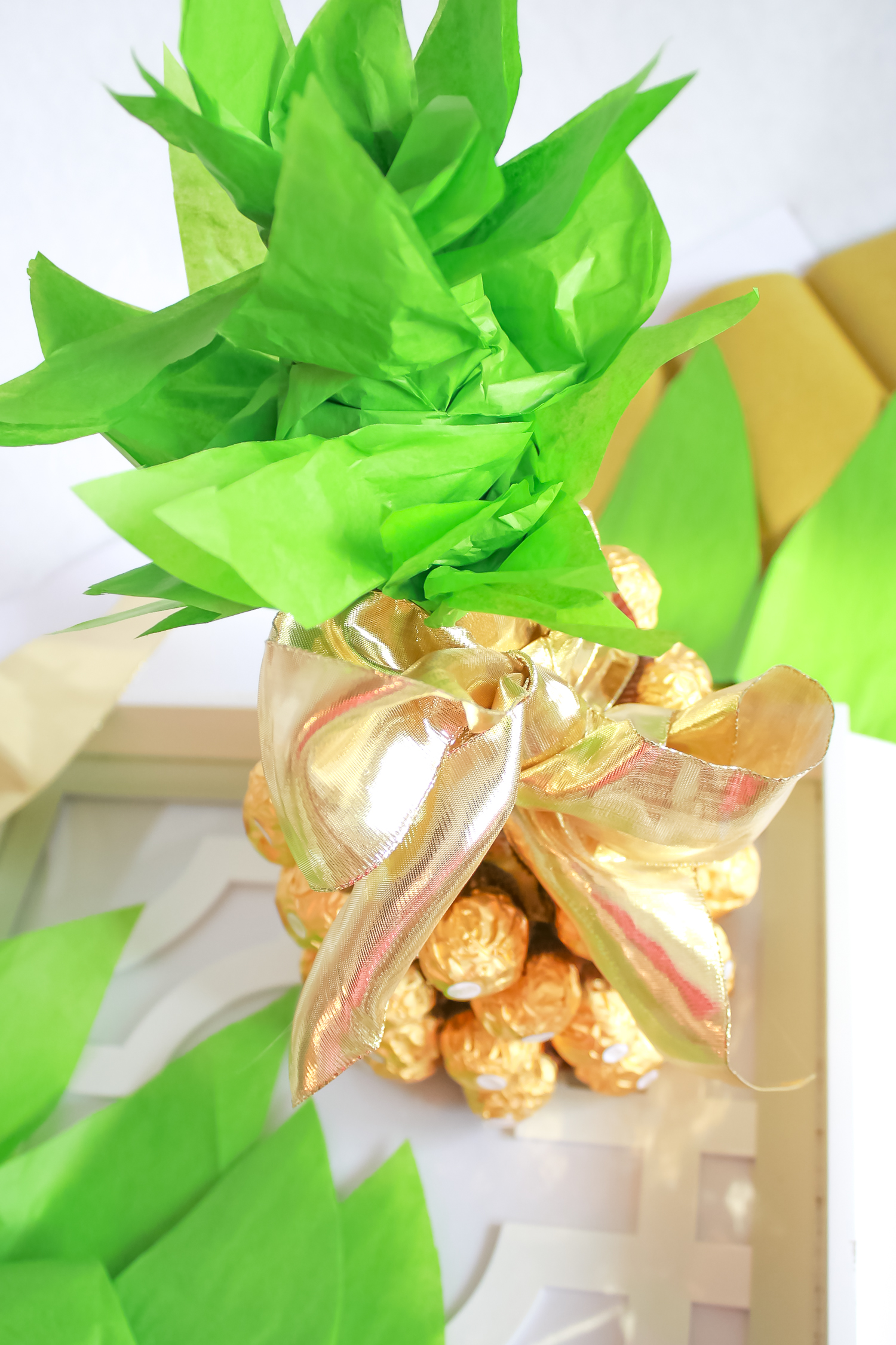 DIY Housewarming Gifts Pineapple Champagne Bottle