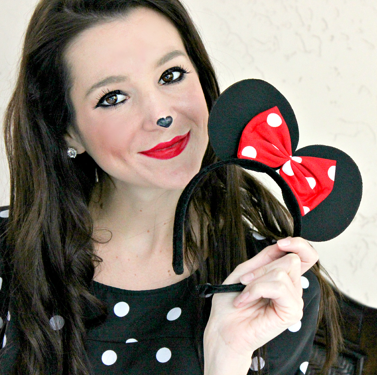 Simple Minnie Mouse Makeup Tutorial For Halloween