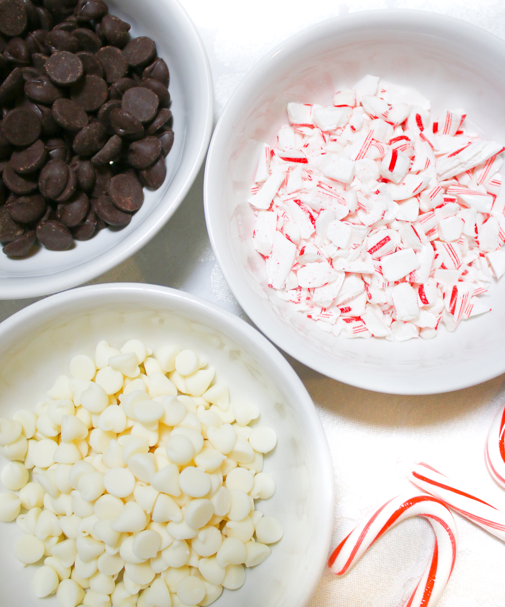 Homemade peppermint bark recipe adapted from Elisabet Der Nederlanden's "Holiday Cookies" that tastes exactly like the famous William Sonoma Peppermint Bark by southern blogger Stephanie Ziajka from Diary of a Debutante Homemade peppermint bark recipe adapted from Elisabet Der Nederlanden's "Holiday Cookies" that tastes exactly like the famous William Sonoma Peppermint Bark by southern blogger Stephanie Ziajka from Diary of a Debutante